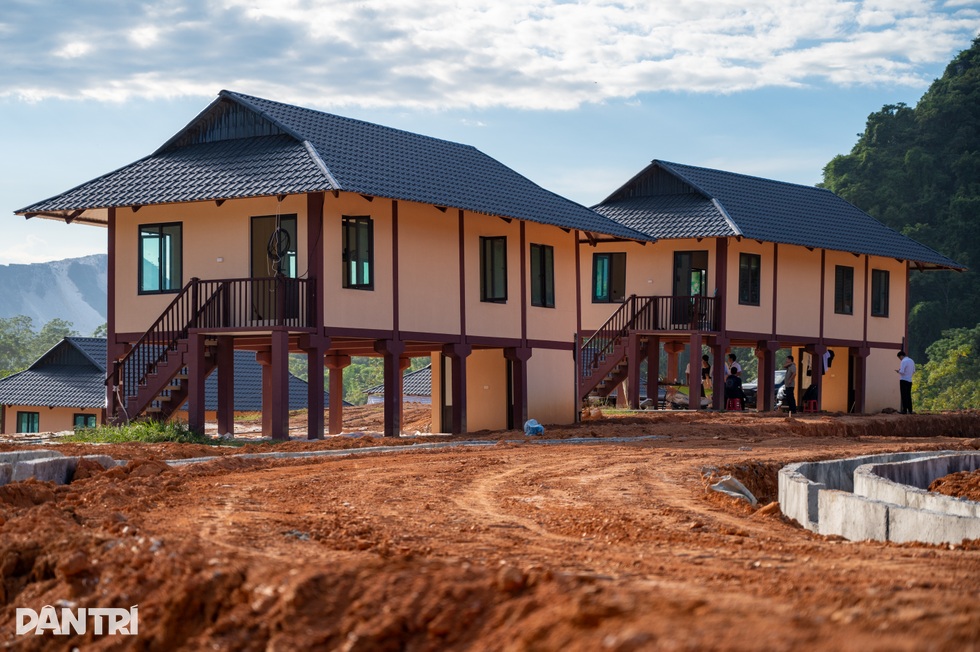 Làm dân vận, không ngại ngần gõ cửa từng nhà... xin đất - 19 Làm dân vận, không ngại ngần gõ cửa từng nhà... xin đất - 19