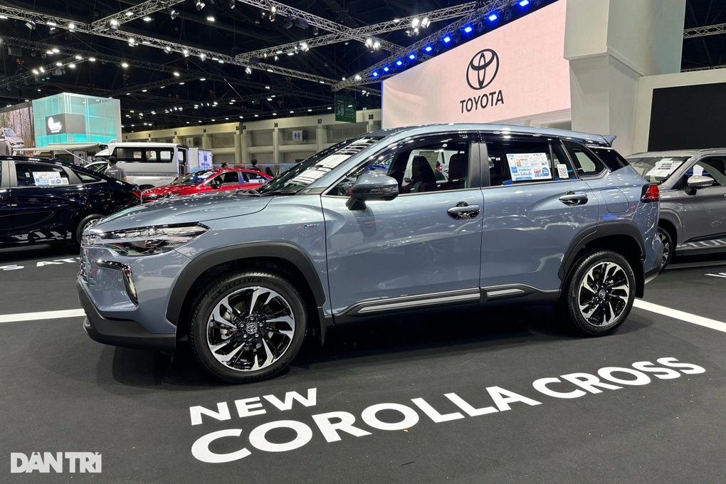 Corolla Cross 2024 về đại lý, có điểm khác phiên bản tại Thái Lan - 2