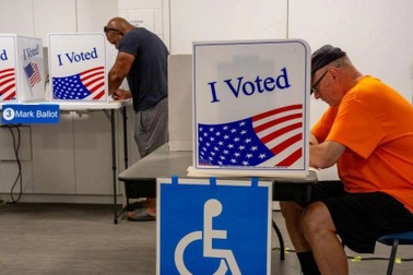 Gần 12 triệu cử tri Mỹ đã bỏ phiếu sớm bầu cử tổng thống