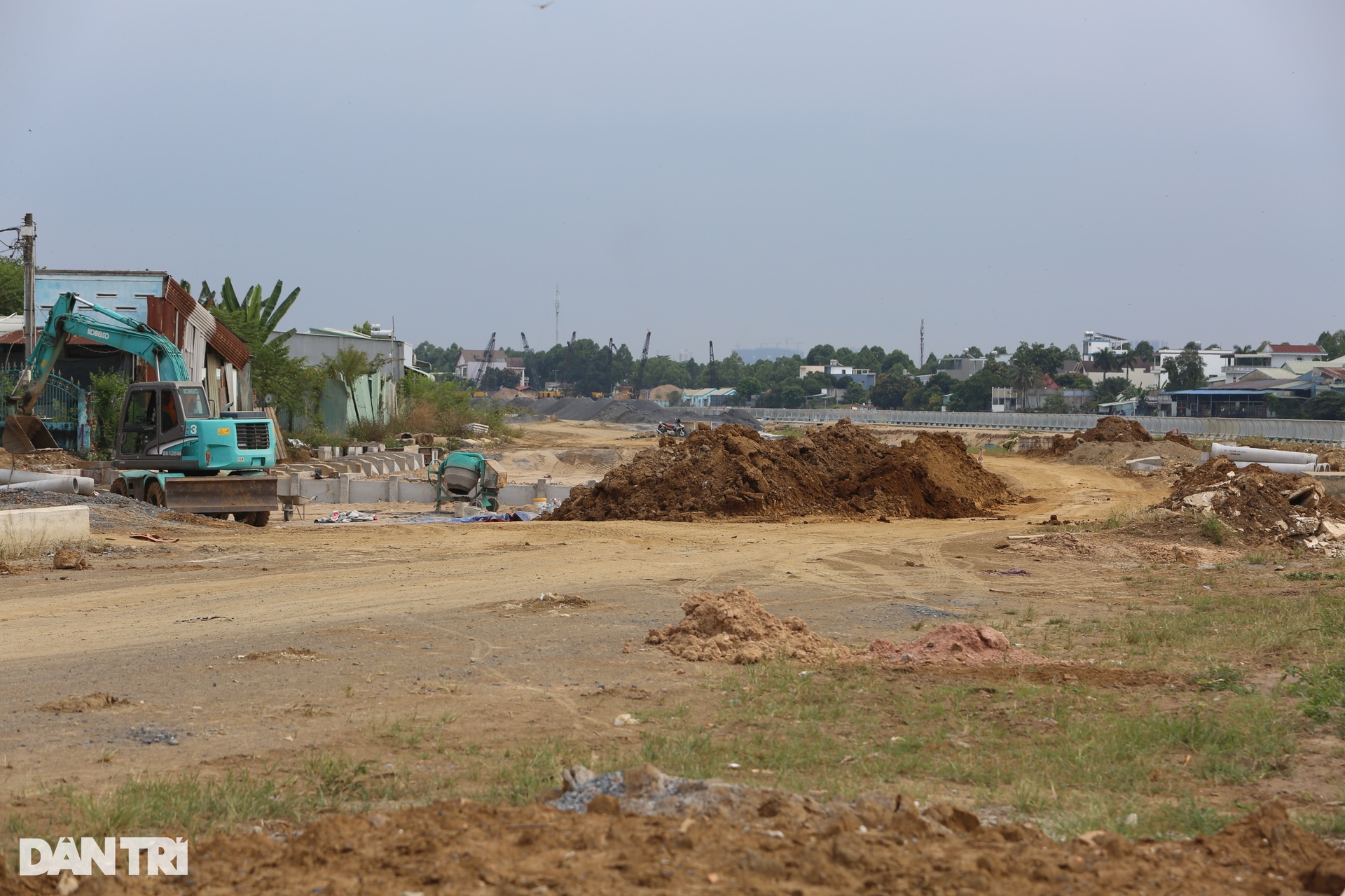 5km đường ven sông Đồng Nai làm hơn 3 năm chưa xong - 8 5km đường ven sông Đồng Nai làm hơn 3 năm chưa xong - 8