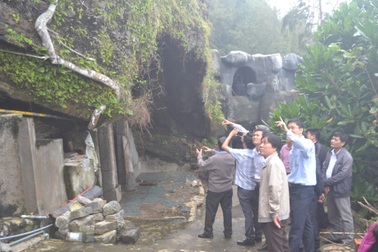 Đảo Lý Sơn: Tham vấn chuyên gia đầu ngành để xử lý sạt lở thắng cảnh chùa Đục