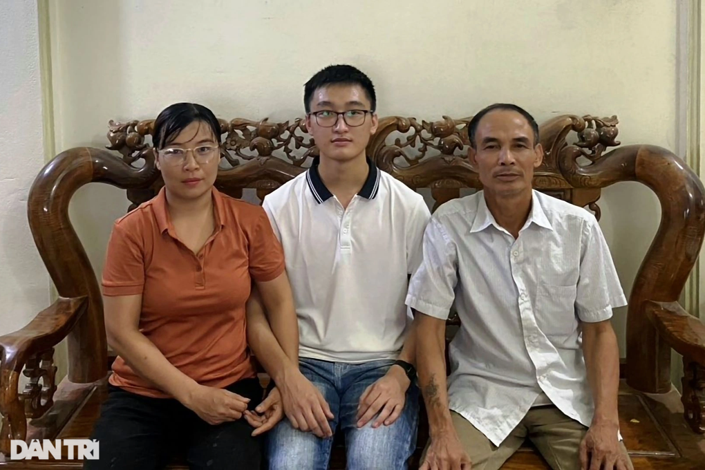 Á khoa khối B00 là đảng viên khi còn là học sinh, muốn trở thành bác sĩ - 2 Á khoa khối B00 là đảng viên khi còn là học sinh, muốn trở thành bác sĩ - 2