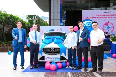 Bảo hiểm MB Life trao thưởng ô tô cho khách hàng quay số may mắn đợt 1