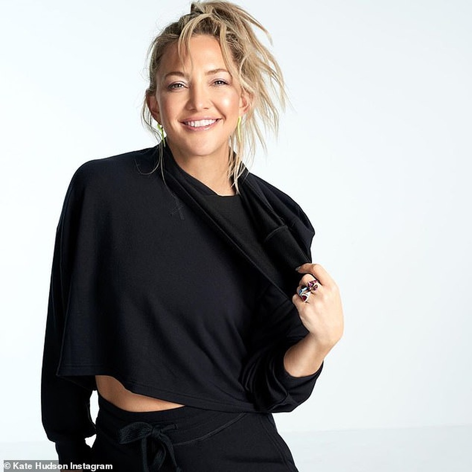 Gái ba con Kate Hudson khoe bí quyết giữ dáng - 6 Gái ba con Kate Hudson khoe bí quyết giữ dáng - 6