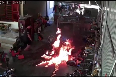 Sẽ thế nào nếu lấy nước để dập lửa chữa cháy xe?