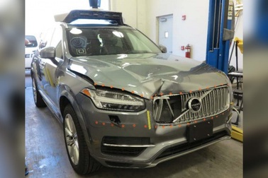 "Uber đã tắt chế độ phanh tự động của xe tự lái gây tai nạn"