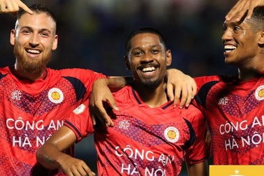 HLV Mano Polking tiến cử cầu thủ gốc Việt cho đội tuyển Việt Nam