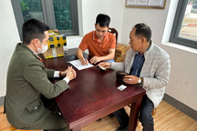 Thượng úy công an trả lại tài sản giá trị cho người đánh rơi