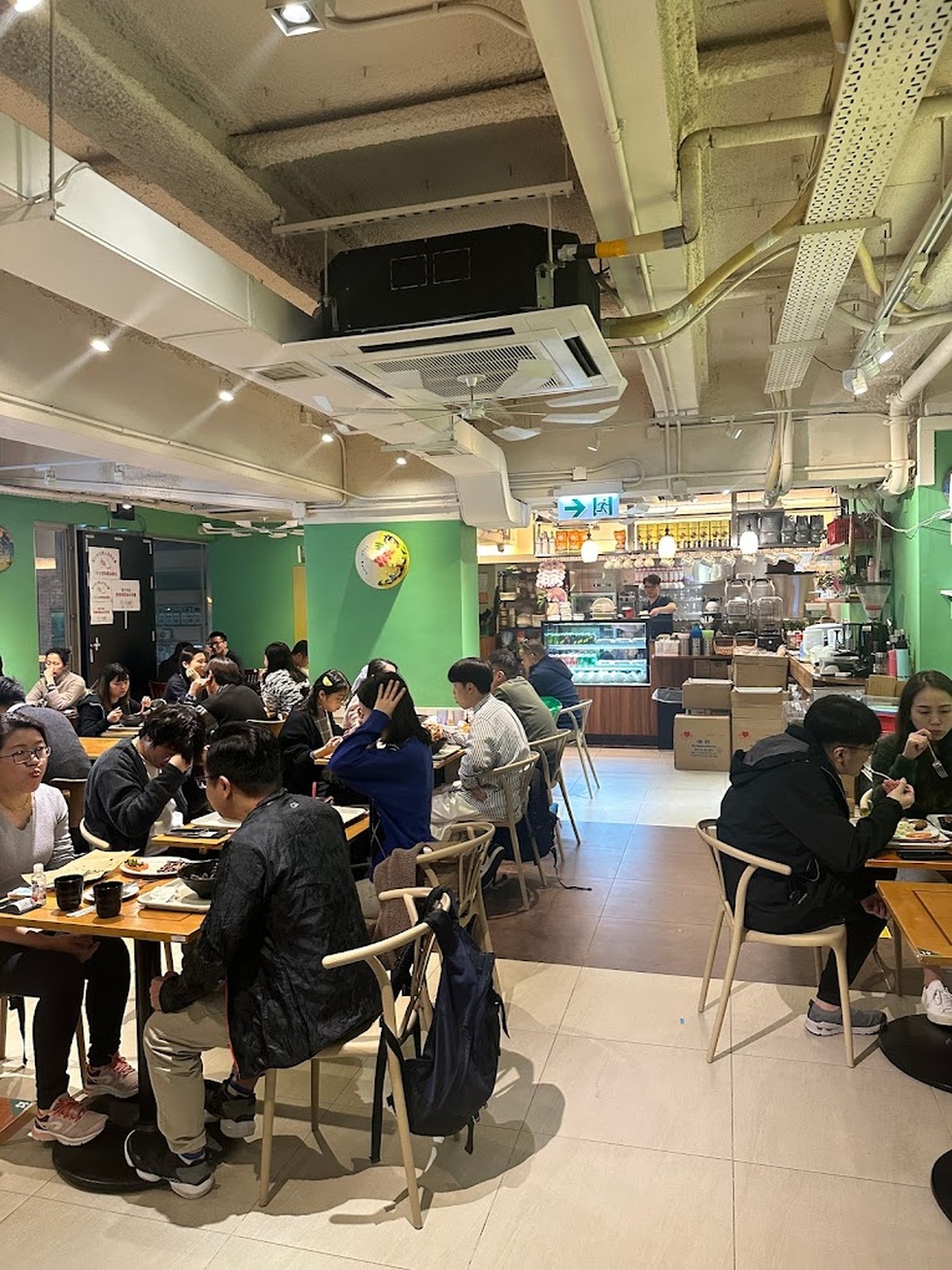 Bán bánh mì, bún bò ở Hồng Kông, người phụ nữ gốc Việt thu 100 triệu/ngày - 6