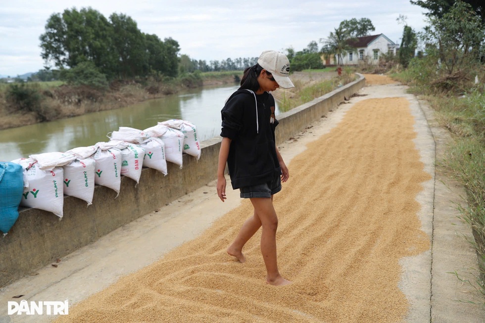Ký túc xá ở TPHCM miễn phí gần một năm cho hàng chục sinh viên vùng lũ - 2