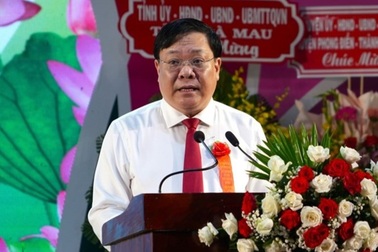 "Cán bộ phải nêu gương Bác, tự soi, tự sửa, hoàn thành xuất sắc nhiệm vụ"