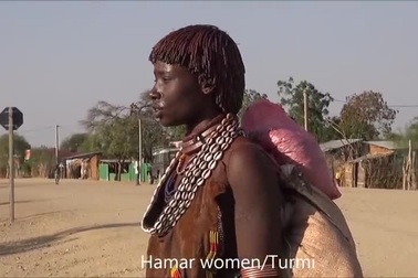 Theo chân du khách tới thăm bộ tộc Hamer ở Ethiopia