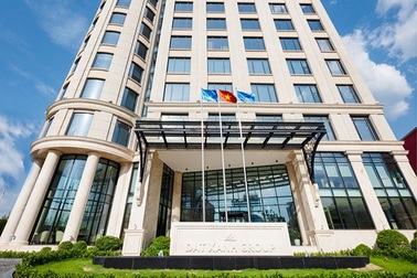 Đại gia địa ốc Đất Xanh dồn dập tin xấu, cổ phiếu bị cảnh báo