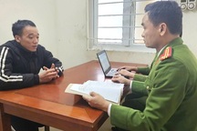 Người đàn ông bị rút trộm tiền vì rơi thẻ ATM và giấy ghi mật khẩu