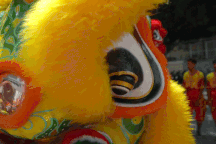 Bỏ tiền triệu thuê lân sư rồng mừng khai trương đầu năm ở TPHCM