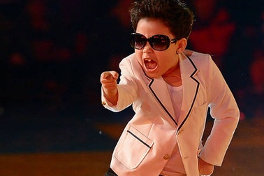 “Tiểu Psy” thấy tổn thương vì lời bình luận về người mẹ gốc Việt 