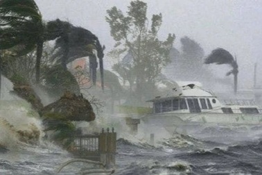 Miền Đông Trung Quốc gồng mình chống bão sau lũ "nghìn năm có một"