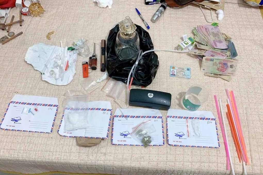Bắt nghi phạm tàng trữ nhiều loại ma túy tại Hải Phòng - 1 Bắt nghi phạm tàng trữ nhiều loại ma túy tại Hải Phòng - 1