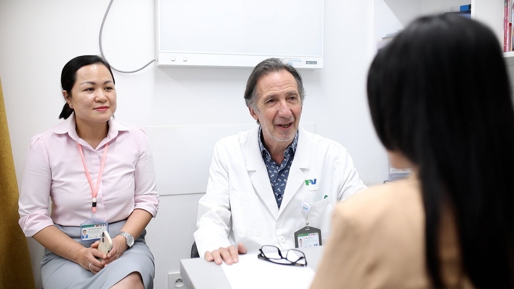 Bác sĩ Gilles Blache - chuyên gia phẫu thuật ung thư phụ khoa đã trở lại FV - 3 Bác sĩ Gilles Blache - chuyên gia phẫu thuật ung thư phụ khoa đã trở lại FV - 3