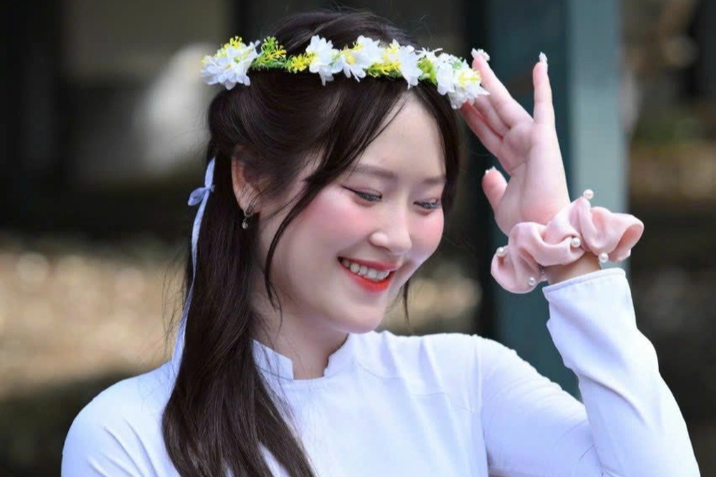 Nữ sinh xinh đẹp đạt 28 điểm khối C: Không bất ngờ khi tiếng Anh 0 điểm - 1 Nữ sinh xinh đẹp đạt 28 điểm khối C: Không bất ngờ khi tiếng Anh 0 điểm - 1