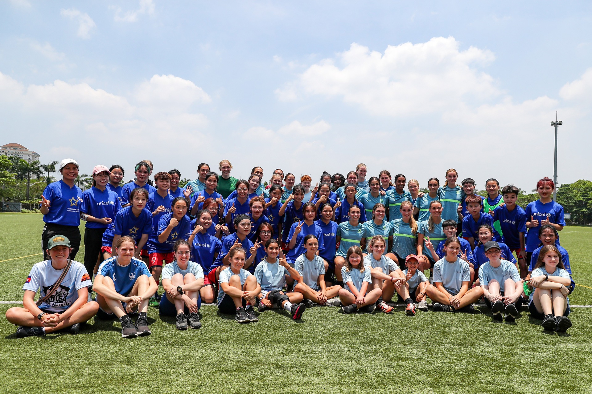 Đội bóng đá nữ tặng áo đấu Thủ tướng Phạm Minh Chính và Thủ tướng Australia - 10 Đội bóng đá nữ tặng áo đấu Thủ tướng Phạm Minh Chính và Thủ tướng Australia - 10