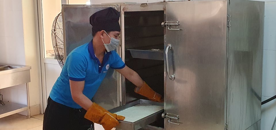 Cận cảnh những suất ăn trong khu cách ly Covid-19 - 2 Cận cảnh những suất ăn trong khu cách ly Covid-19 - 2