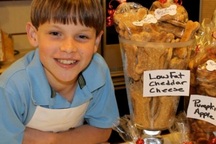 8 triệu phú "chưa tròn 18" mà kiếm tiền siêu giỏi