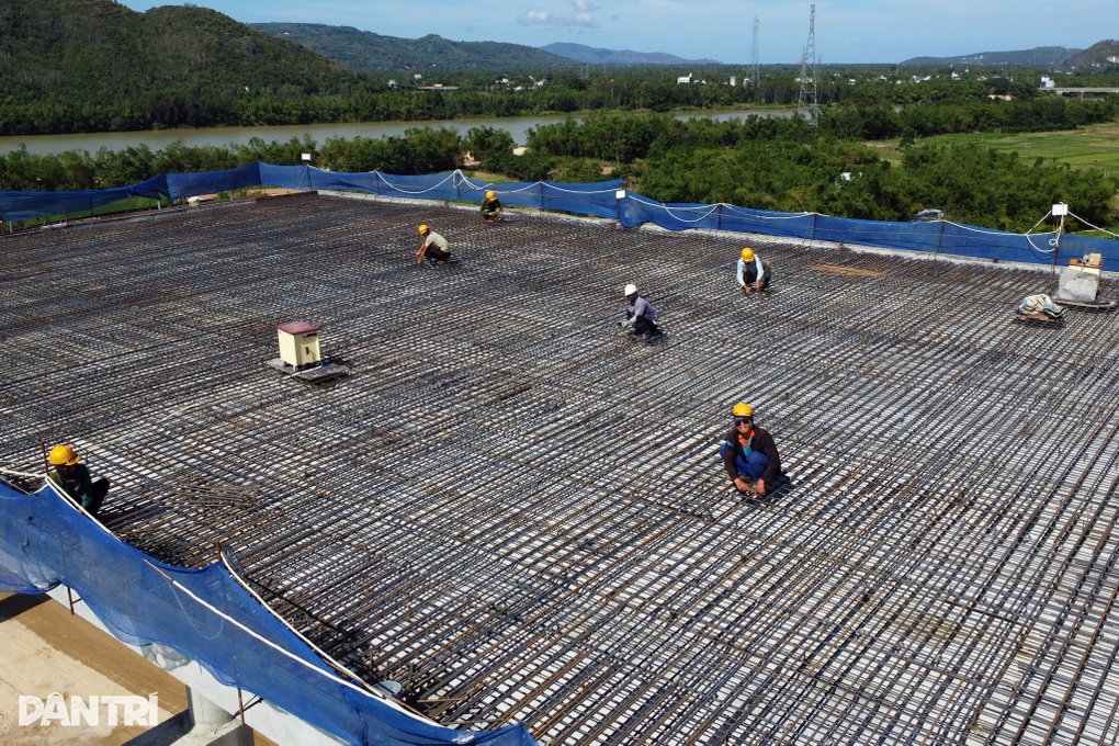 Tiến độ xây cầu vượt sông Kỳ Lộ của Tập đoàn Thuận An ở cao tốc Bắc - Nam - 3 Tiến độ xây cầu vượt sông Kỳ Lộ của Tập đoàn Thuận An ở cao tốc Bắc - Nam - 3