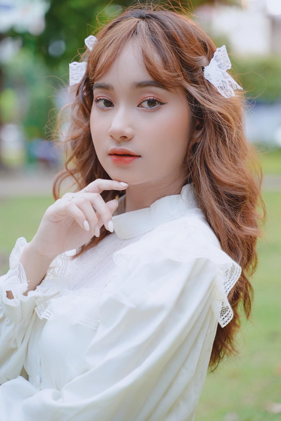 Vẻ đẹp ngọt ngào của nữ sinh Kinh tế khiến dân mạng tan chảy - 8 Vẻ đẹp ngọt ngào của nữ sinh Kinh tế khiến dân mạng tan chảy - 8