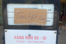 Giá xăng dầu hạ, chiết khấu vẫn 0 đồng, doanh nghiệp đồng loạt than