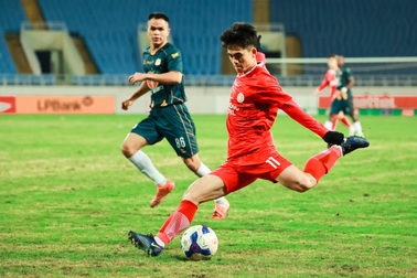 Sân Mỹ Đình bị các đội bóng V-League chê tơi tả vì gồ ghề, cỏ chết