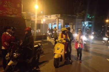 Nghi hàng giả, hàng nghìn công nhân trả lại quà Tết