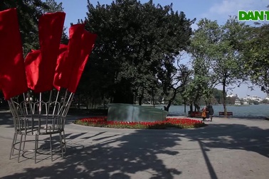 Trang trí đường phố chào mừng Đại hội XIII của Đảng Cộng sản Việt Nam