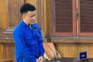 Mâu thuẫn đất đai, người đàn ông ở TPHCM mang xăng đốt nhà hàng xóm