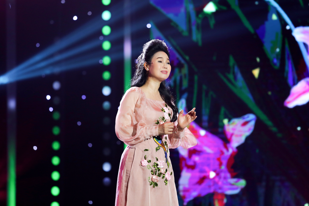 Thùy Trang Mưa bụi: Hôn nhân kín tiếng, từng bị cấm yêu vì chồng đẹp trai - 1 Thùy Trang Mưa bụi: Hôn nhân kín tiếng, từng bị cấm yêu vì chồng đẹp trai - 1