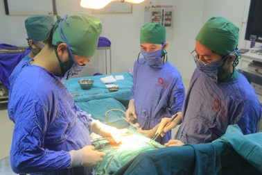 Bỏ dở điều trị, uống thuốc nam, ung thư tiến triển từ chữa được thành muộn