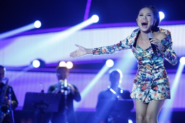 Hoàng Quyên "hát như lên đồng"