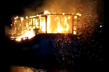 Tàu cá trị giá 2 tỷ đồng bốc cháy ra tro