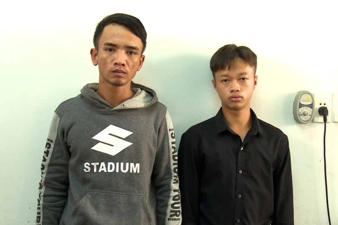 Hai tên cướp đen đủi cướp không được, mất luôn cả xe máy - 1