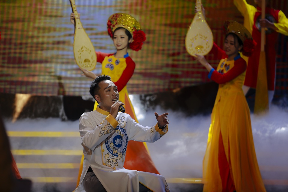 Đêm nhạc Hoài Thanh: Lắng đọng những giọng ca - 1 Đêm nhạc Hoài Thanh: Lắng đọng những giọng ca - 1