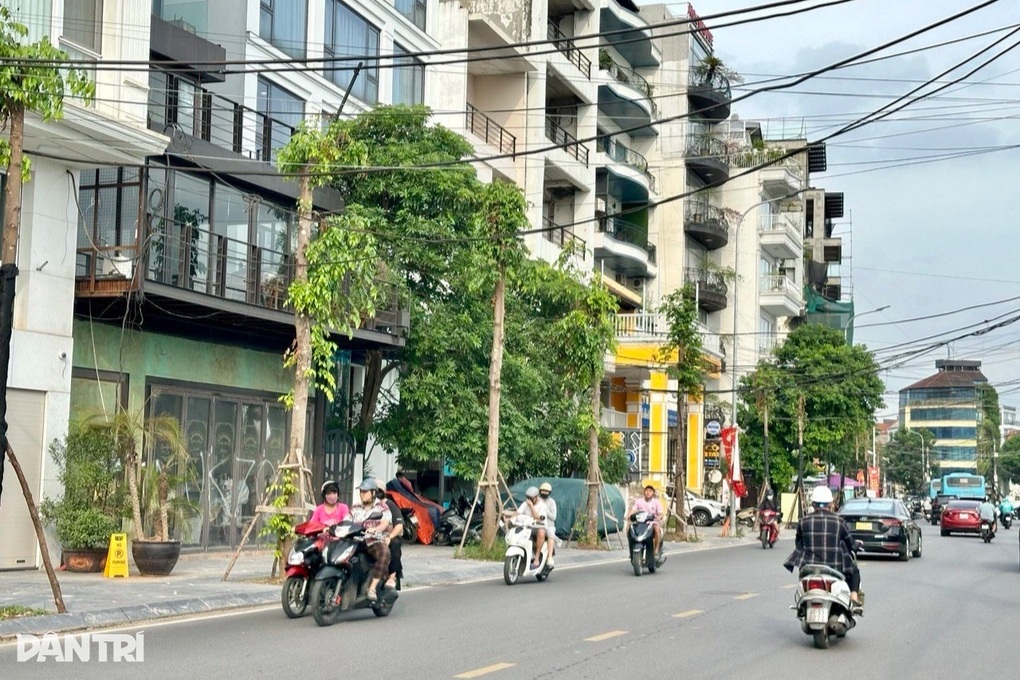 Giá rao bán nhà phố ở Hà Nội vượt 1 tỷ đồng/m2  - 2