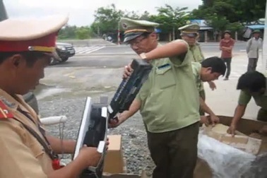 Clip các loại hàng “nóng lạnh” được phát hiện