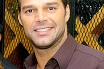 Ricky Martin làm cha của hai bé sinh đôi