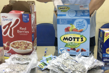 20 túi cần sa ngụy trang trong những hộp bánh gửi về từ Mỹ