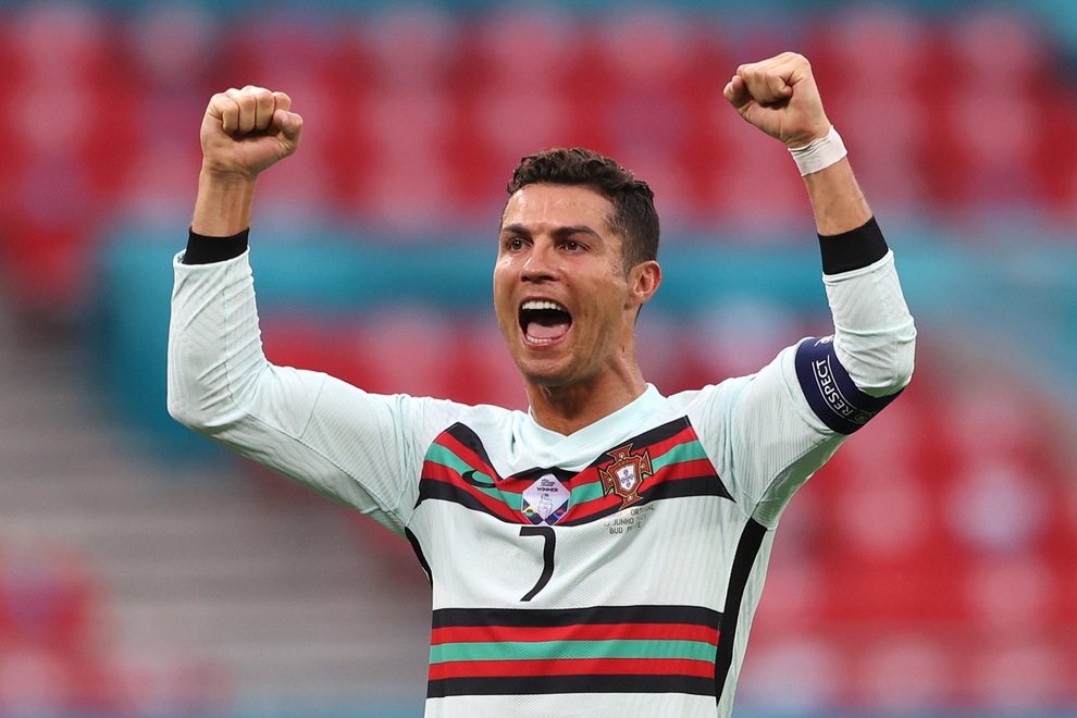 C.Ronaldo lập kỷ lục vĩ đại: Kẻ thách thức giới hạn… - 2 C.Ronaldo lập kỷ lục vĩ đại: Kẻ thách thức giới hạn… - 2