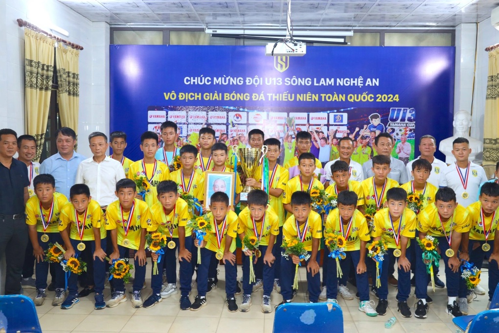 Vô địch giải toàn quốc, U13 Sông Lam Nghệ An được thưởng lớn - 1 Vô địch giải toàn quốc, U13 Sông Lam Nghệ An được thưởng lớn - 1