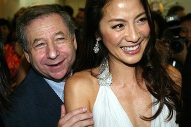 Dương Tử Quỳnh được cầu hôn hàng tuần