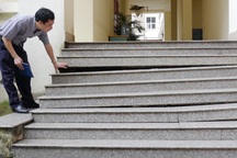 Trụ sở Quận ủy Hoàng Mai trị giá hàng chục tỷ xuống cấp thê thảm