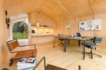 Bên trong nhà làm từ bìa các tông "đẹp như mơ", có thể di chuyển bất cứ đâu