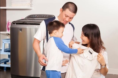 “Ba ơi! Con biết Mẹ thích món quà nào nhất”